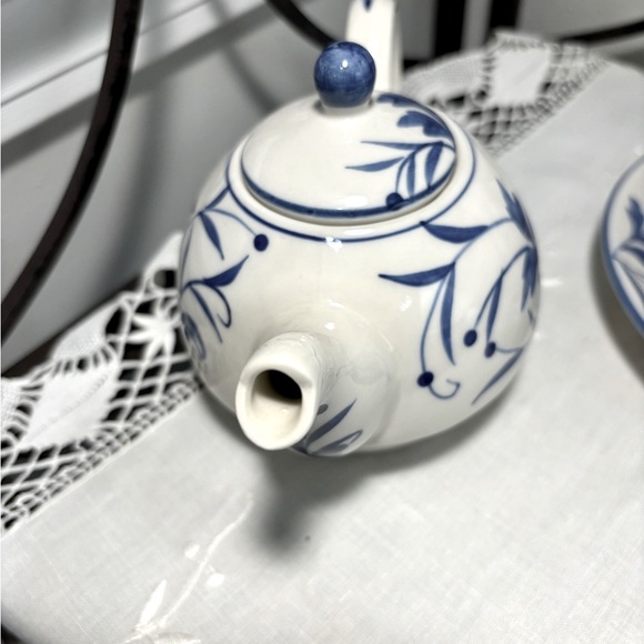 Petite Teapot & Cup/Saucer Set - Picture 5 of 14